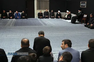 مراسم عزاداری شب عاشورای حسینی (علیه&zwnj;السلام) با حضور رهبر انقلاب