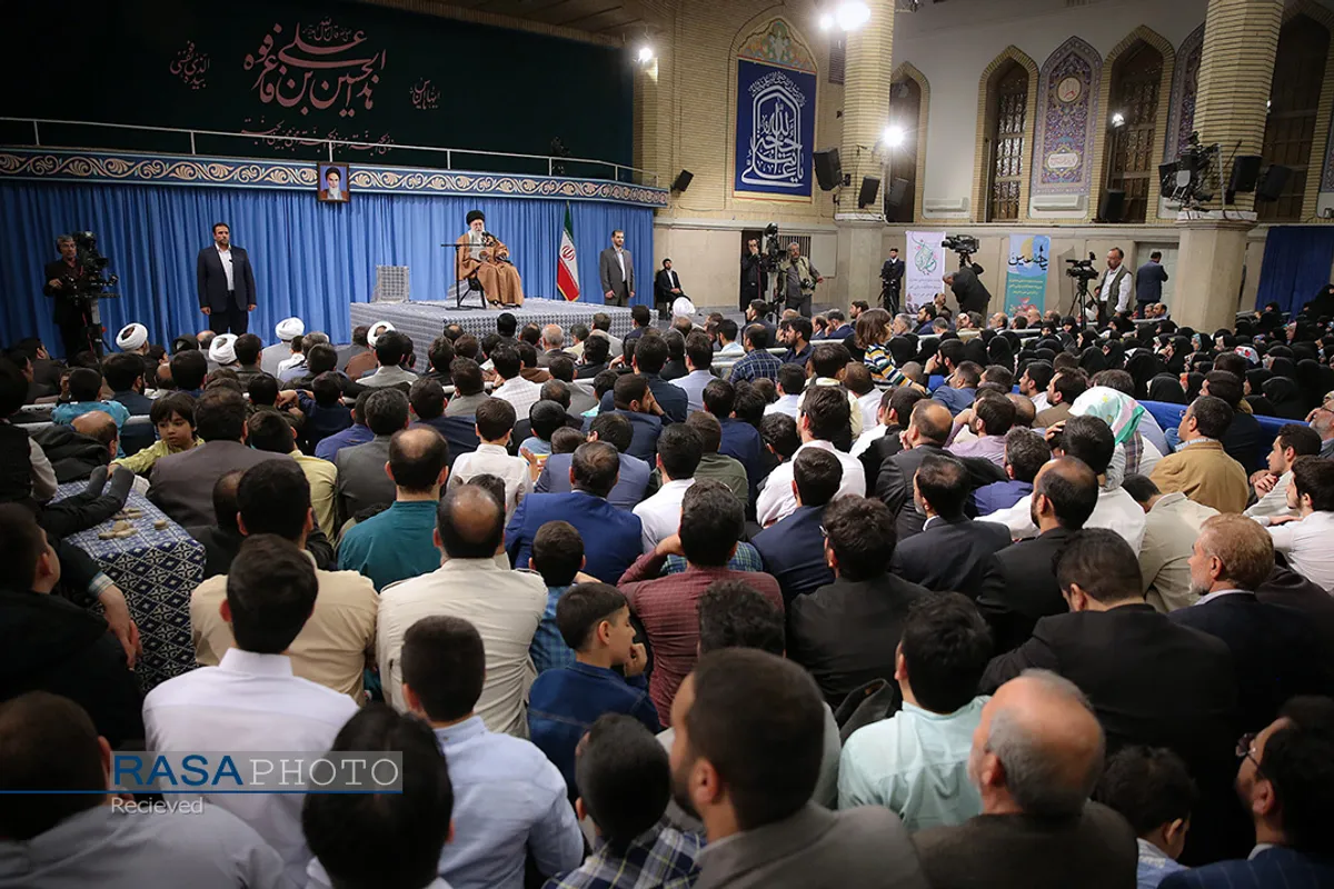 دیدار جمعی از پاسداران و خانواده&zwnj;های آنان با مقام معظم رهبری