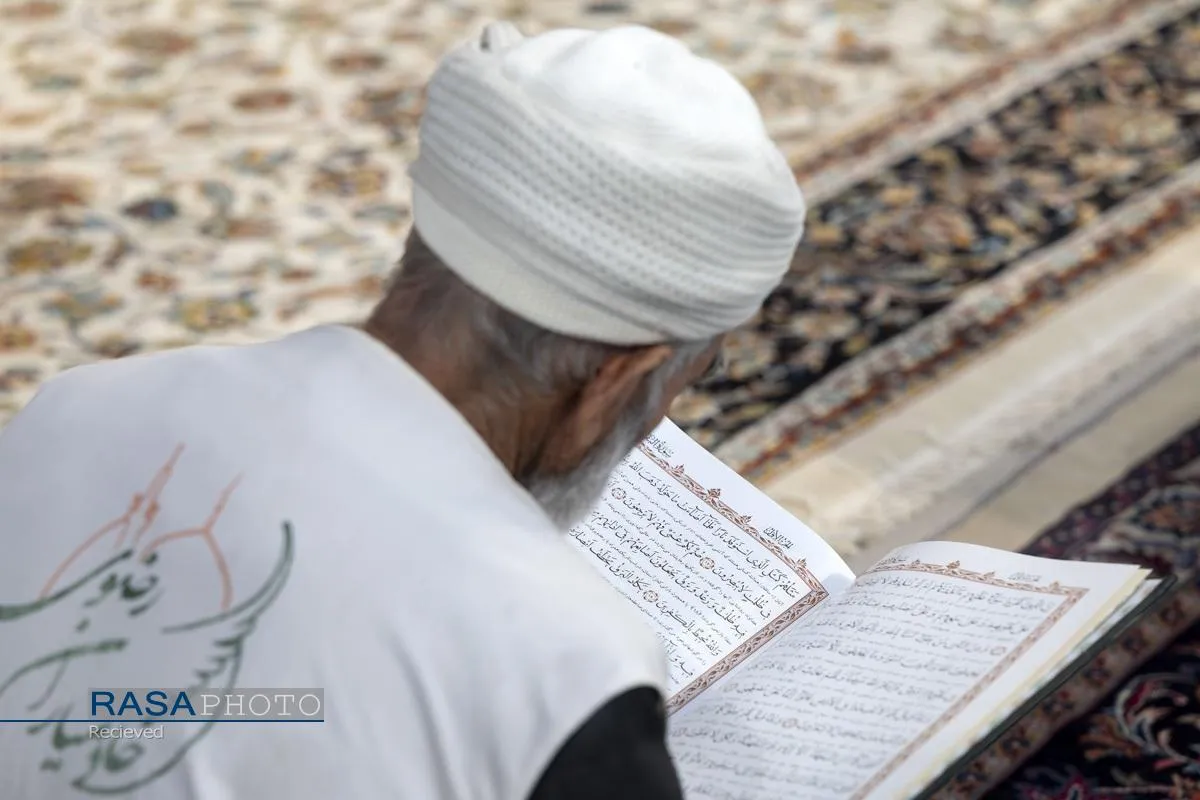 ترتیل خوانی قرآن کریم در حرم مطهر رضوی