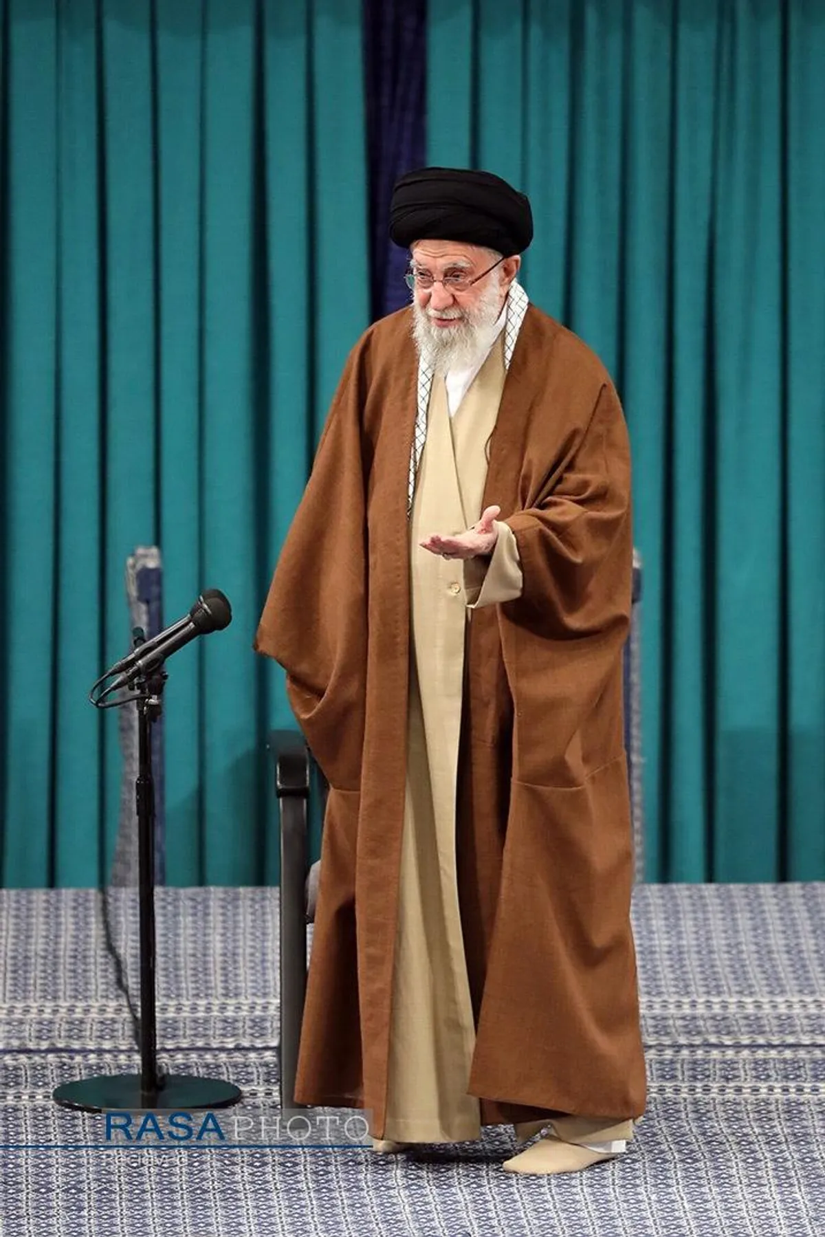 دیدار تولیدکنندگان و فعالان اقتصادی با مقام معظم رهبری