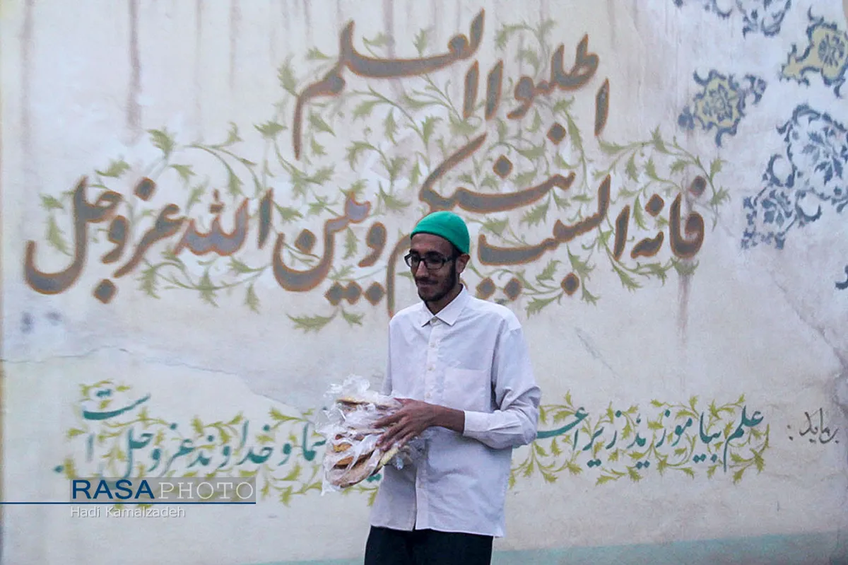 ضیافت افطاری طلاب و روحانیون در حوزه علمیه امام حسن مجنبی (ع) &lrm;
