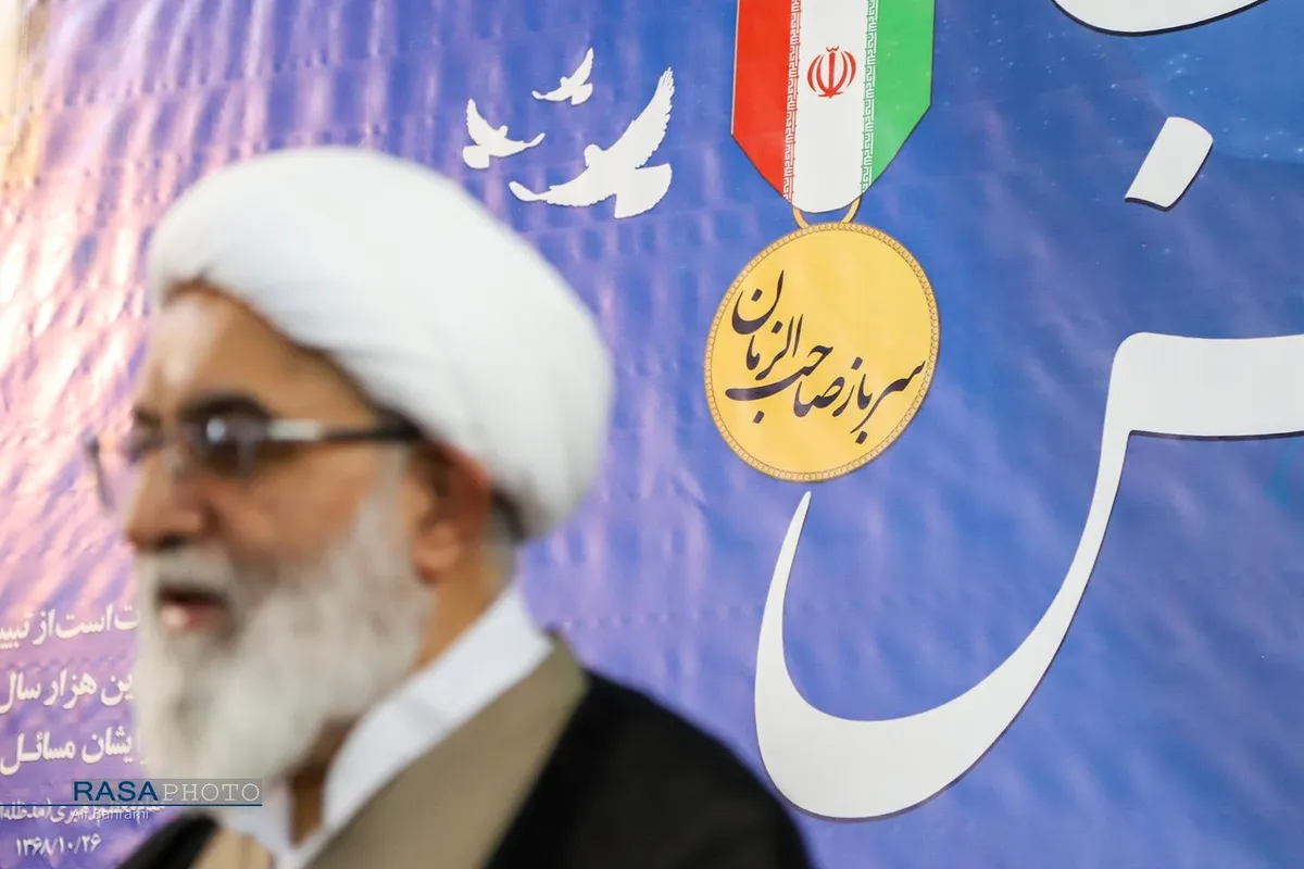 عمامه&zwnj;گذاری تعدادی از طلاب حوزه&zwnj;های علمیه در روز میلاد حضرت امام حسن عسکری (علیه&zwnj;السلام) توسط آیت الله شب&zwnj;زنده&zwnj;دار