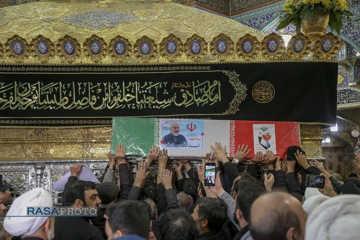 آئین وداع و تشییع ۱۸ شهید جنگ رمضان در قم
