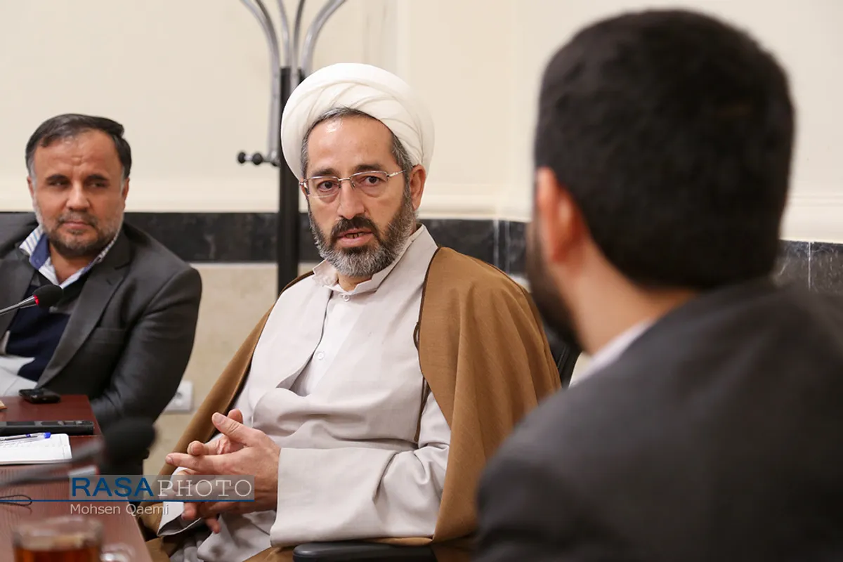 حضور معاون پژوهش دانشگاه معارف اسلامی در خبرگزاری رسا