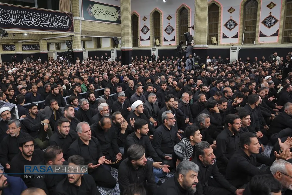 مراسم عزاداری شام غریبان حسینی (علیه&zwnj;السلام) در حسینیه امام خمینی (ره)