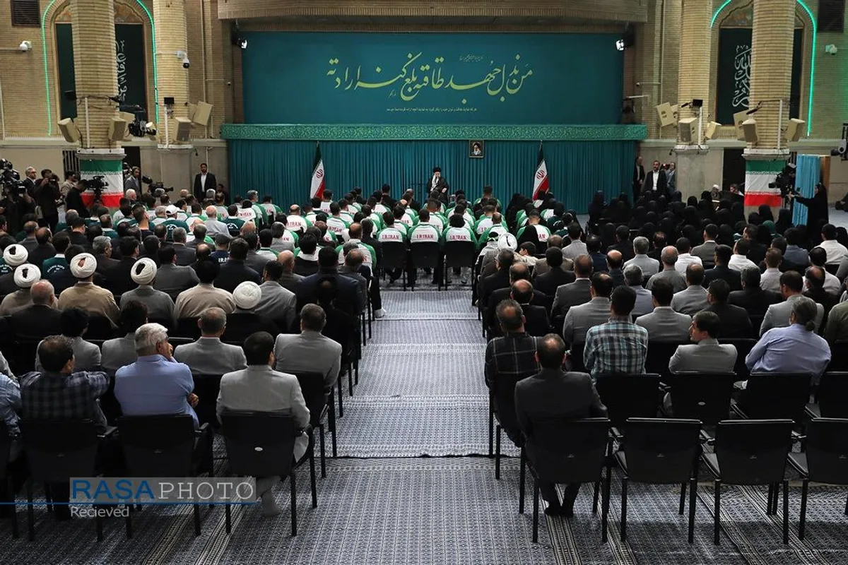دیدار اعضای کاروان&zwnj;های اعزامی ایران به بازی&zwnj;های المپیک و پارالمپیک ۲۰۲۴ با رهبر انقلاب