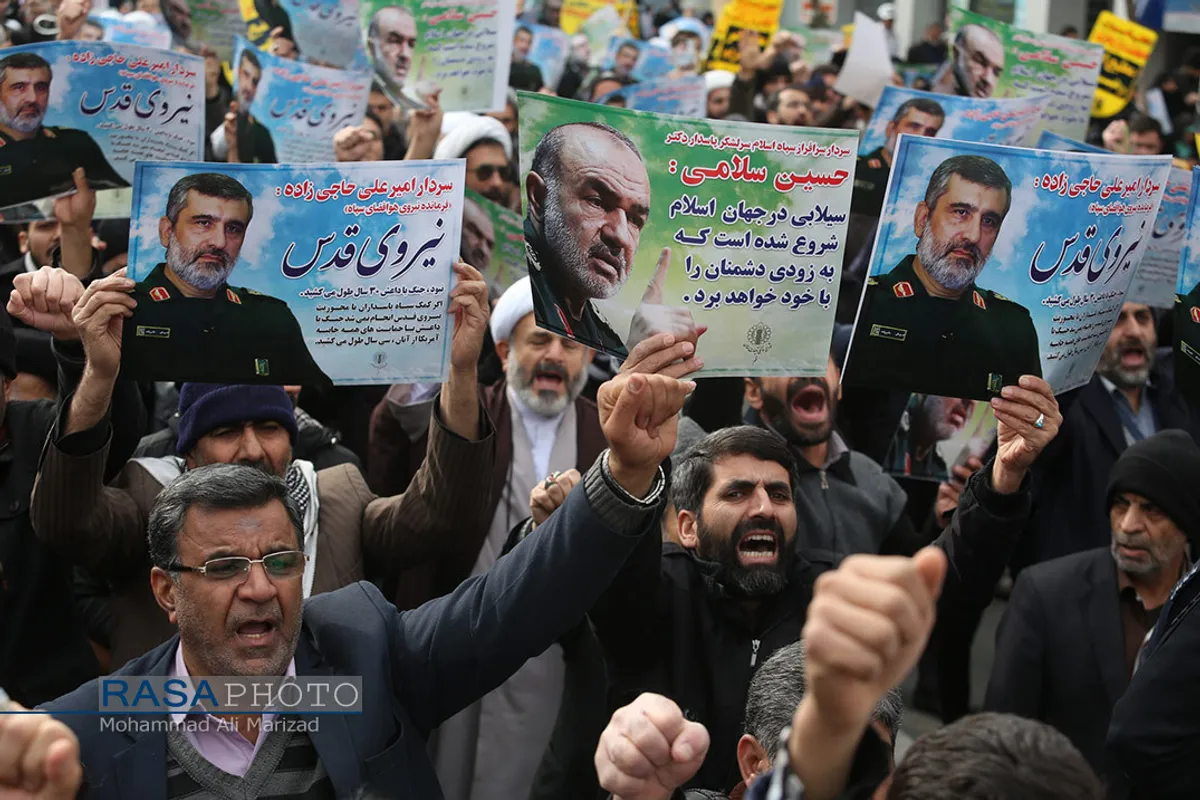 راهپیمایی نمازگزاران قم در حمایت ازسپاه و اقتدار و امنیت نظام اسلامی