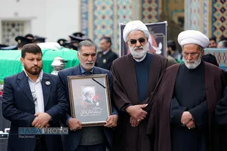 تشییع پیکر آیت&zwnj;الله امامی کاشانی در حرم مطهر رضوی