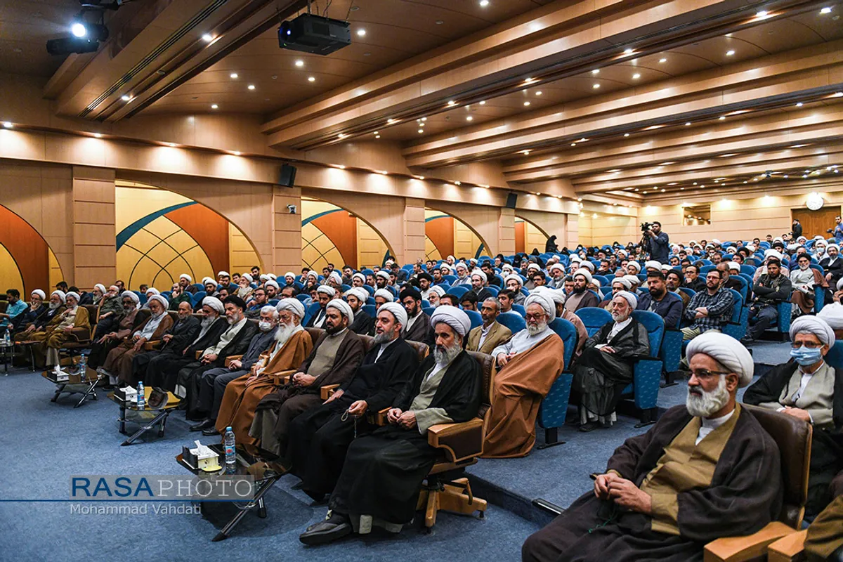 نشست جهاد تبیین با عنوان "امید به آینده انقلاب؛واقعی یا موهوم؟"