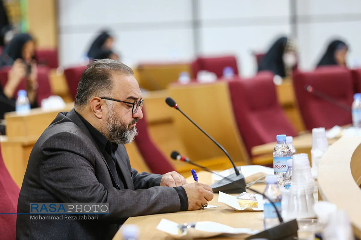 نشست خبری شاهچراغی استاندار قم