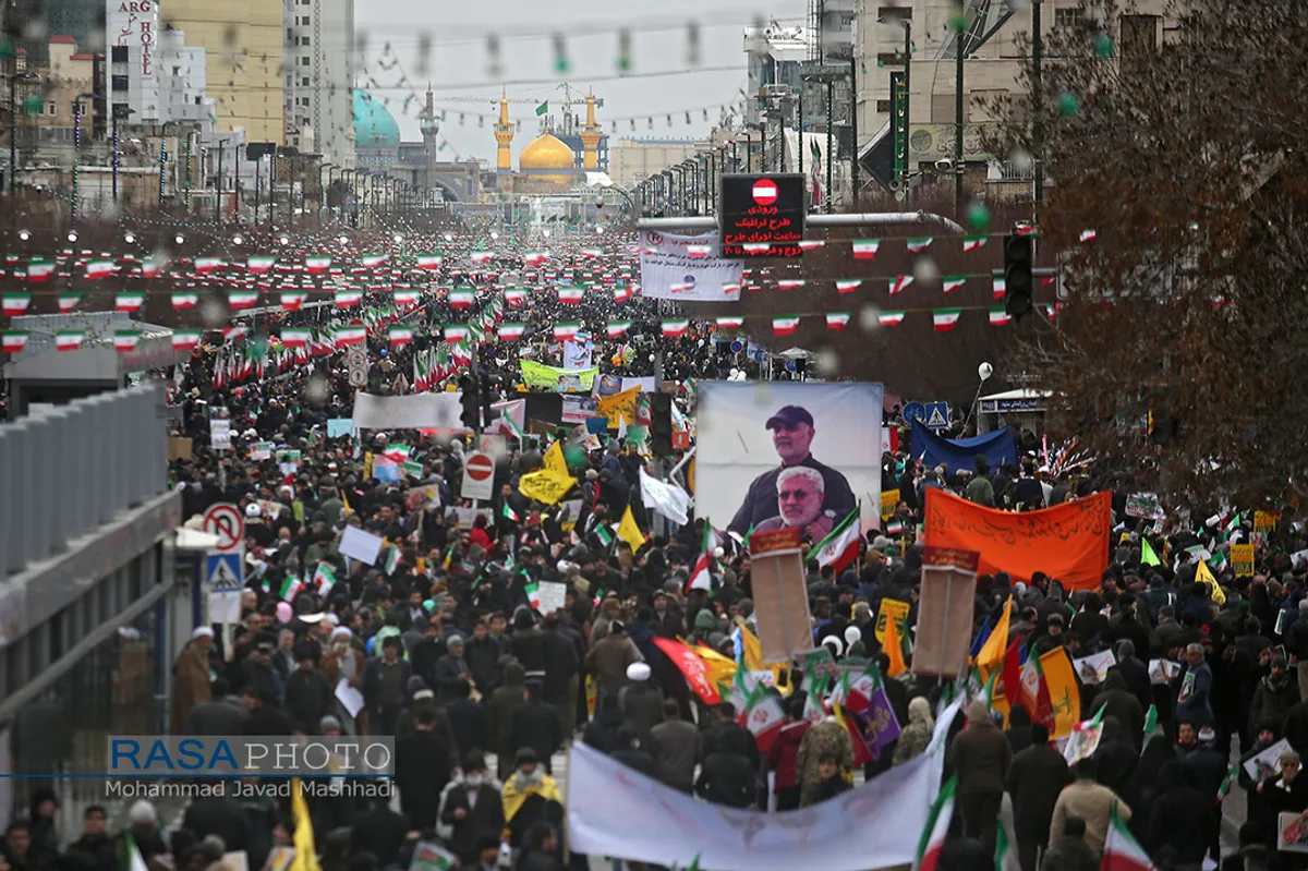 حضور سردار شهید حاج قاسم سلیمانی در راهپیمایی ۲۲ بهمن ۱۳۹۸