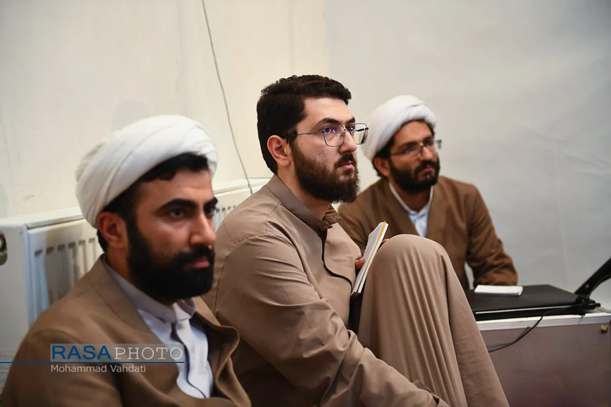 اولین دوره آموزشی آشنایی با مکتب فقهی حضرت آیت الله خامنه&zwnj;ای