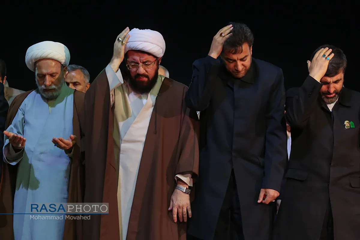 مسجد مقدس جمکران در شب نیمه شعبان شب میلاد امام زمان (عج)
