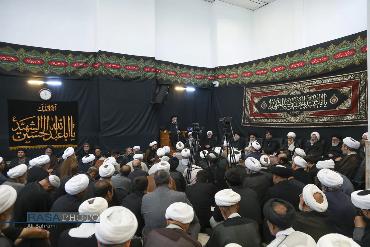 گرامیداشت رهبر شهید انقلاب در بیت حضرت آیت الله نوری همدانی