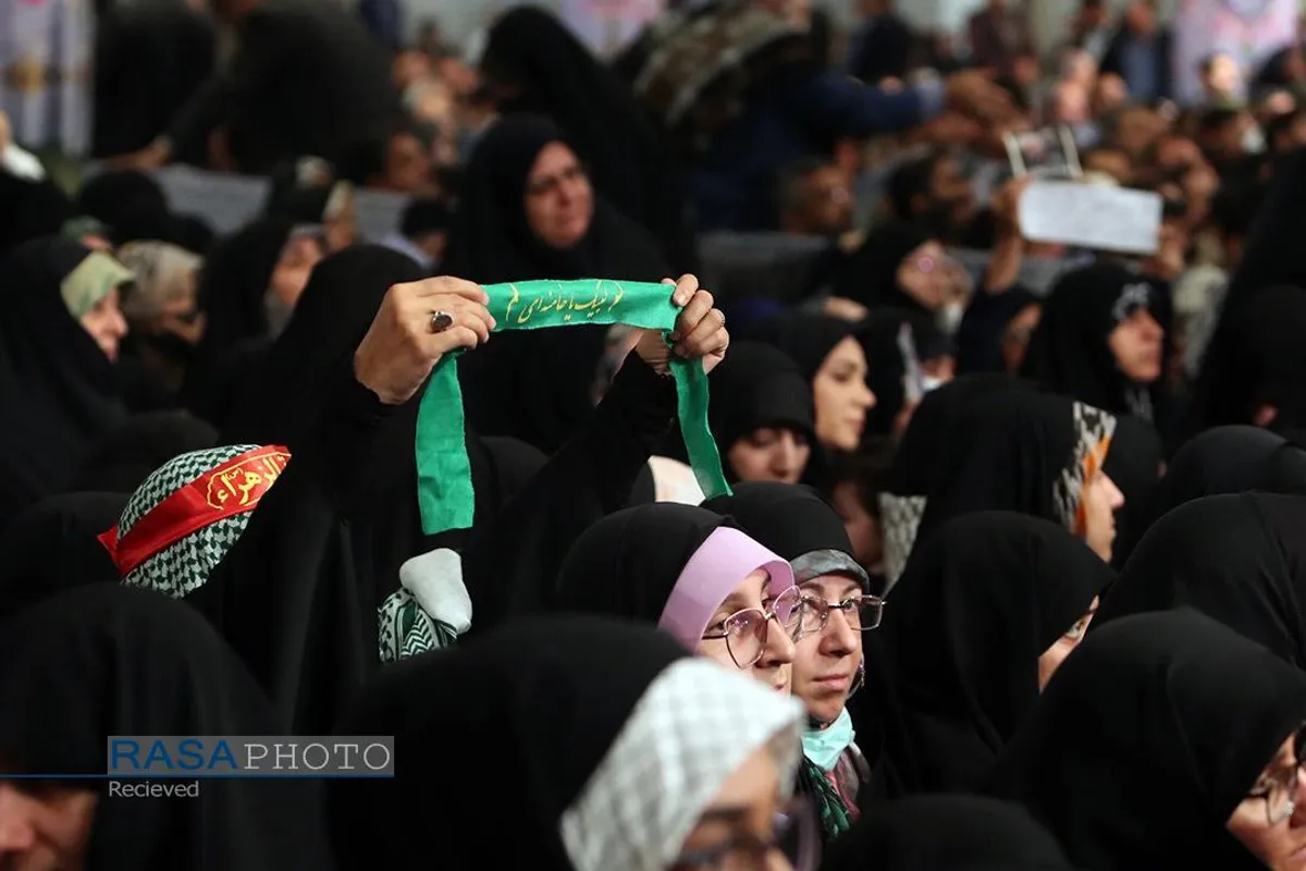 دیدار مداحان اهل&zwnj;بیت (علیهم&zwnj;السلام) با مقام معظم رهبری