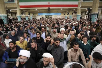 دیدار اقشار مختلف مردم در روز مبعث پیامبر اعظم (صلّی&zwnj;الله&zwnj;علیه&zwnj;و&zwnj;آله) با رهبر انقلاب
