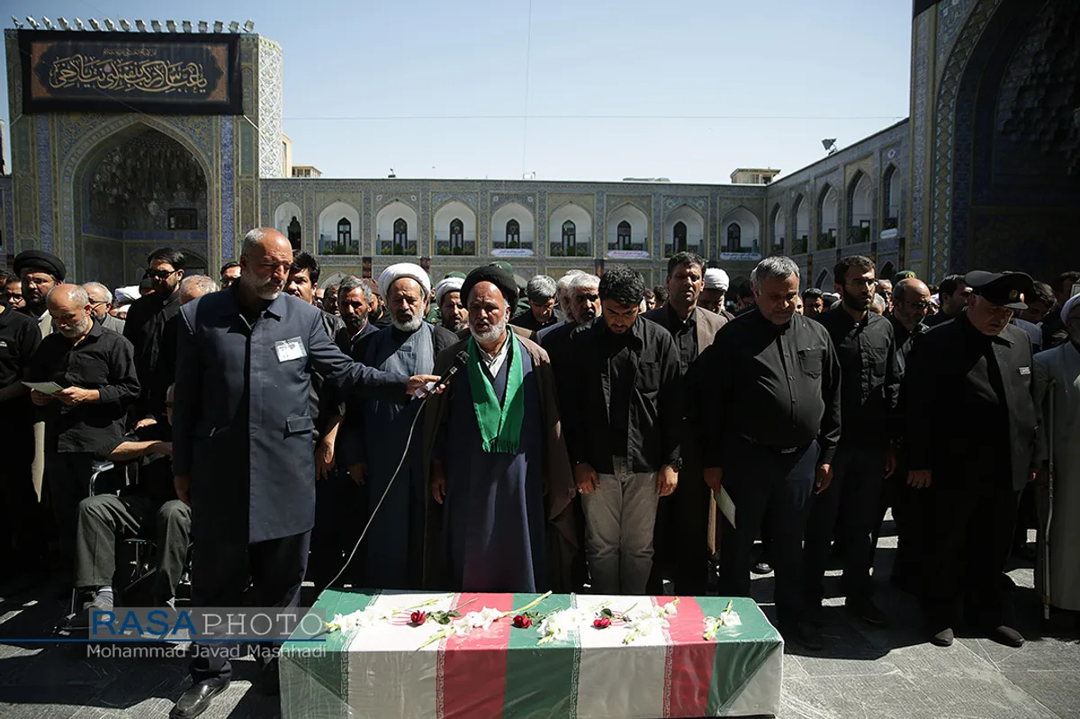 تشییع پیکر شهید حسین مهاجر در حرم امام رضا (علیه السلام&lrm;)