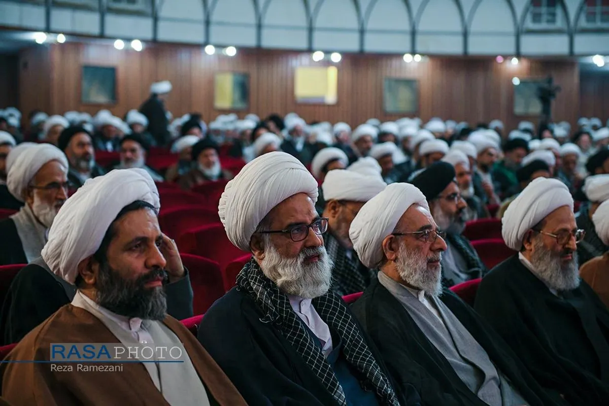 نشست تشکل اساتید سطوح عالی و خارج حوزه علمیه با موضوع "طوفان الاقصی و تحولات جهانی"
