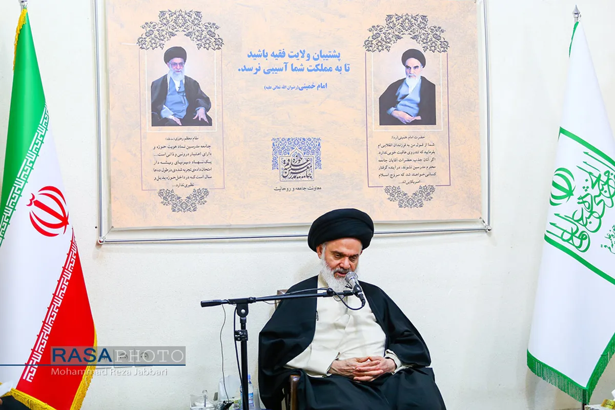 دیدار معاون فرهنگی اوقاف با آیت الله حسینی بوشهری&lrm;&lrm;