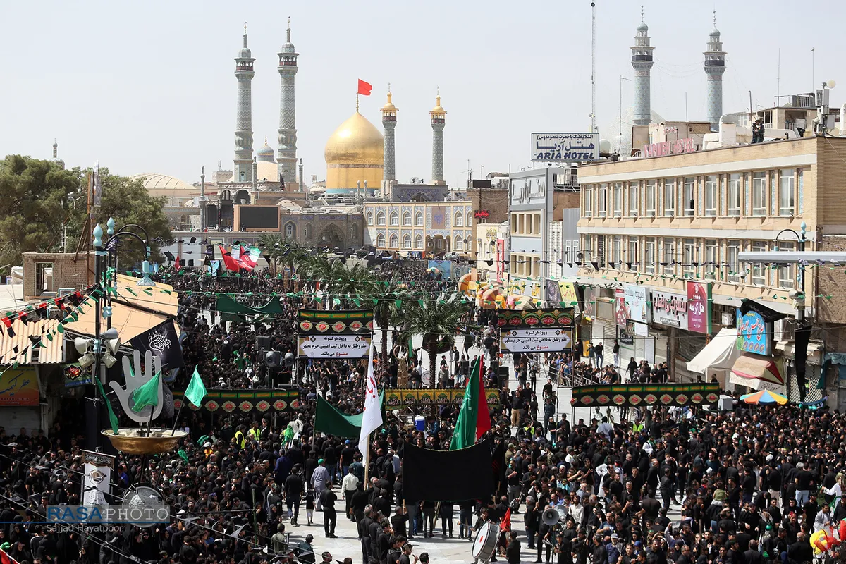 عزاداری و نماز جماعت ظهر عاشورای حسینی در قم