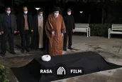 اقامه نماز رهبر انقلاب بر پیکر آیت‌الله مصباح یزدی