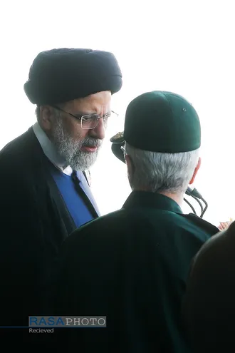 رژه نیروهای مسلح در آغاز هفته دفاع مقدس با حضور رئیس جمهور