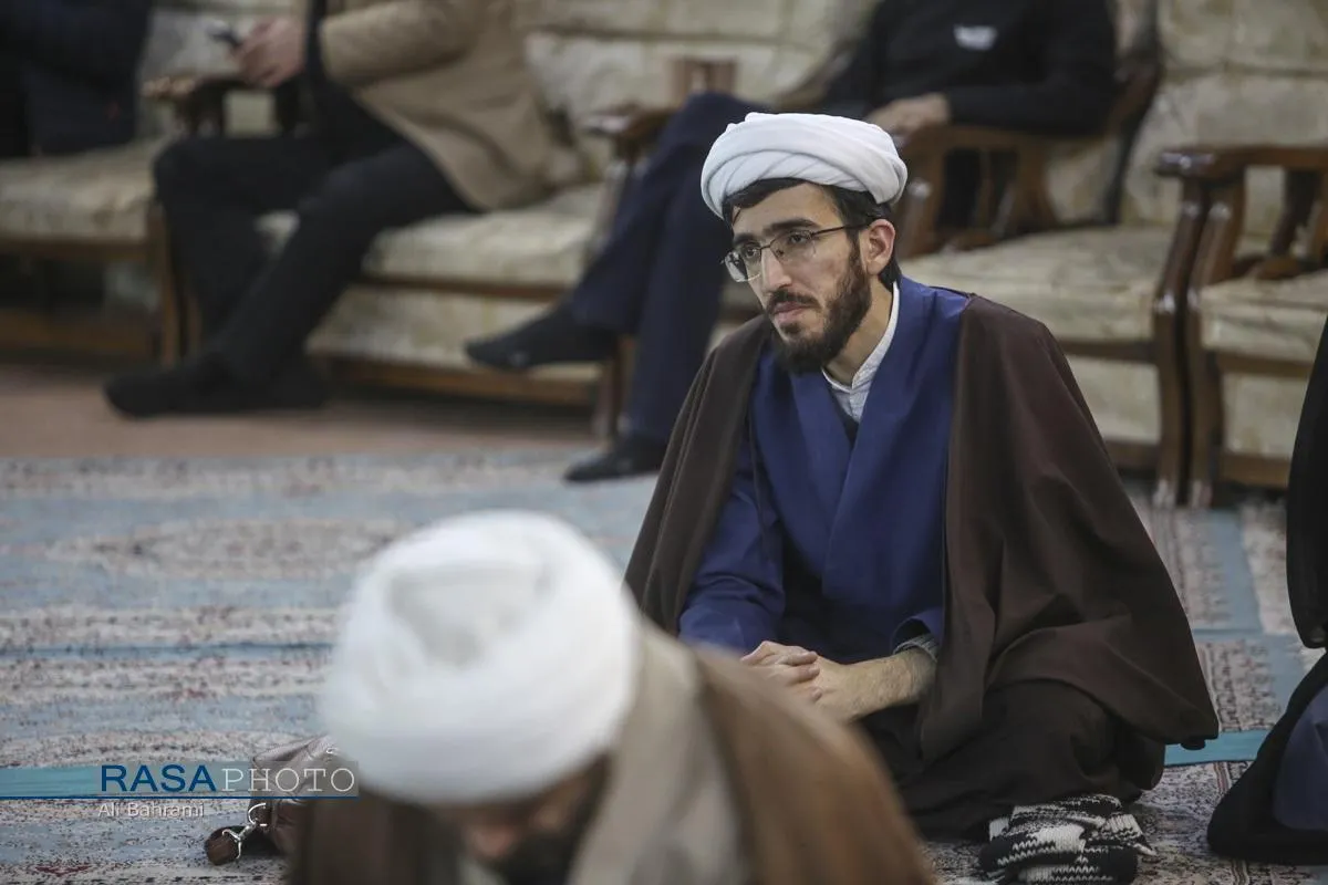 یادبود شهید علی اکبر حسین&zwnj;زاده دادستان اسفراین در مدرسه علمیه معصومیه