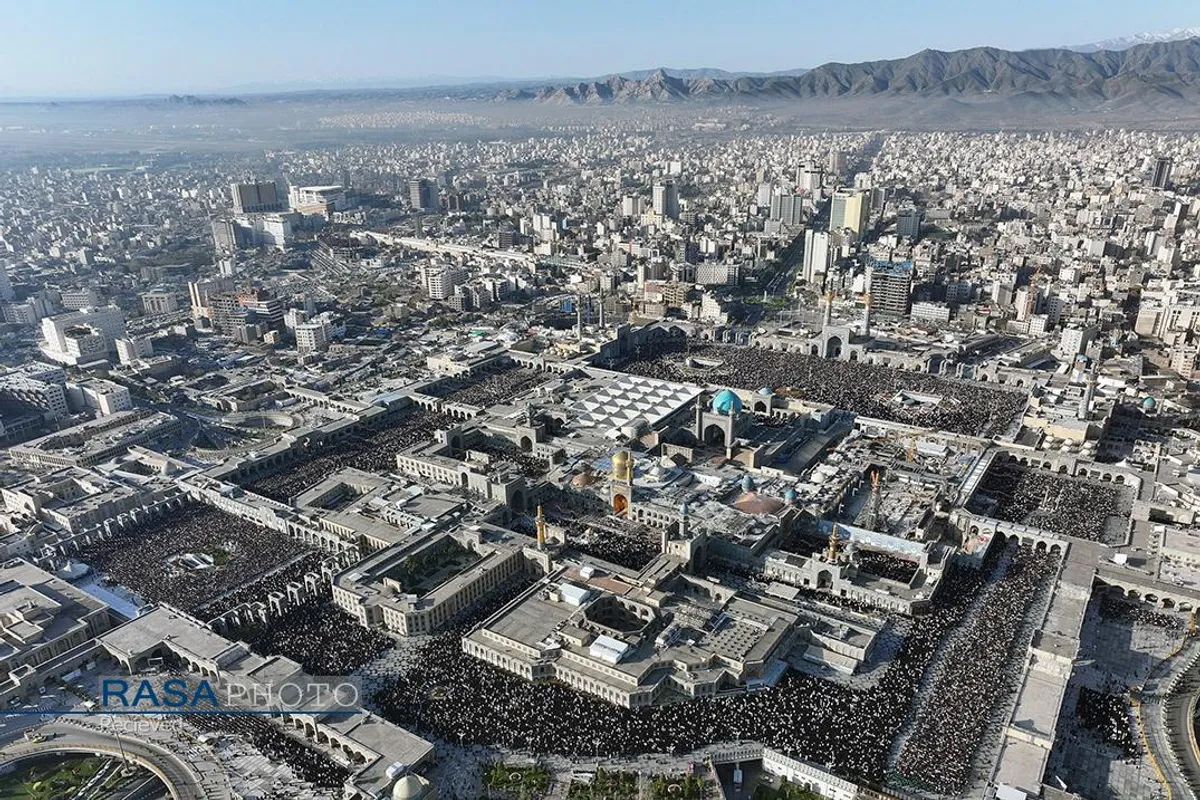 اقامه نماز عید فطر در حرم مطهر رضوی