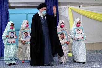 مراسم جشن تکلیف دختران دانش&zwnj;آموز با حضور مقام معظم رهبری