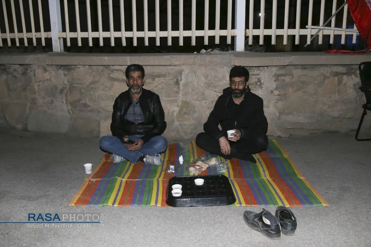 از افطار تا سحر، پاسداری تاریخی مردم از انقلاب