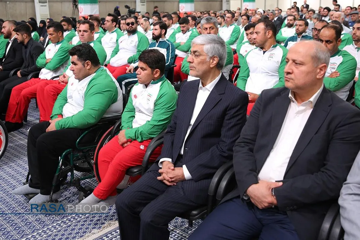 دیدار اعضای کاروان&zwnj;های اعزامی ایران به بازی&zwnj;های المپیک و پارالمپیک ۲۰۲۴ با رهبر انقلاب