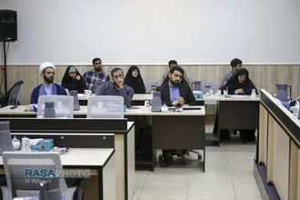 نشست هم&zwnj;اندیشی به مناسبت پیام آیت&zwnj;الله&zwnj;العظمی خامنه&zwnj;ای به همایش صدسالگی حوزه و روز جهانی ارتباطات