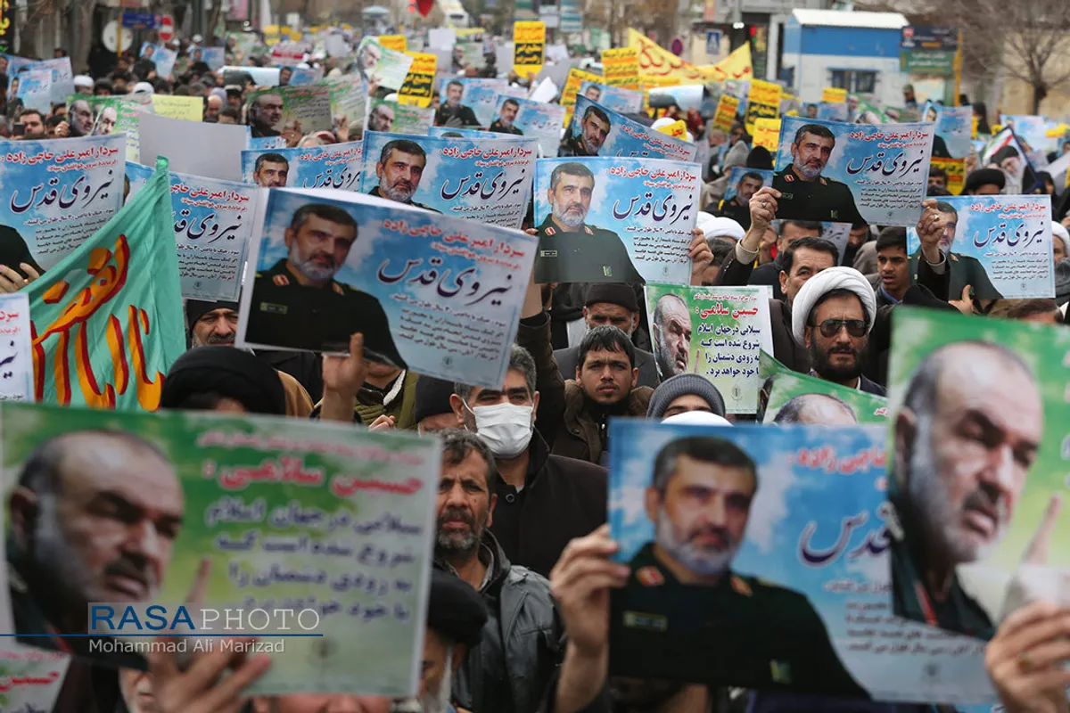 راهپیمایی نمازگزاران قم در حمایت ازسپاه و اقتدار و امنیت نظام اسلامی
