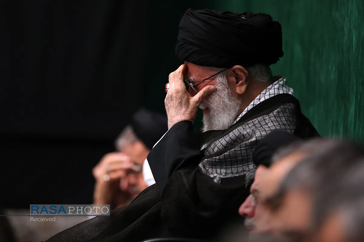 اولین شب مراسم عزاداری حضرت اباعبدالله الحسین (علیه&zwnj;السلام) با حضور رهبر انقلاب امام خامنه ای