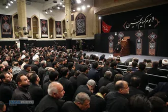 مراسم عزاداری شب عاشورای حسینی (علیه&zwnj;السلام) با حضور رهبر انقلاب
