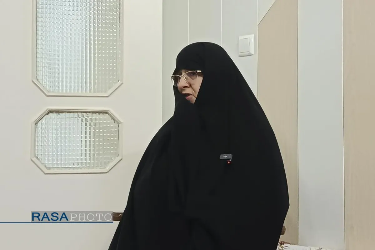 دیدار مدیرعامل و جمعی از مسئولان رسا با خانواده شهید احمدی&zwnj;تبار