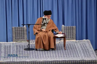 دیدار جمعی از تولیدکنندگان، کارآفرینان و فعالان اقتصادی با رهبر انقلاب