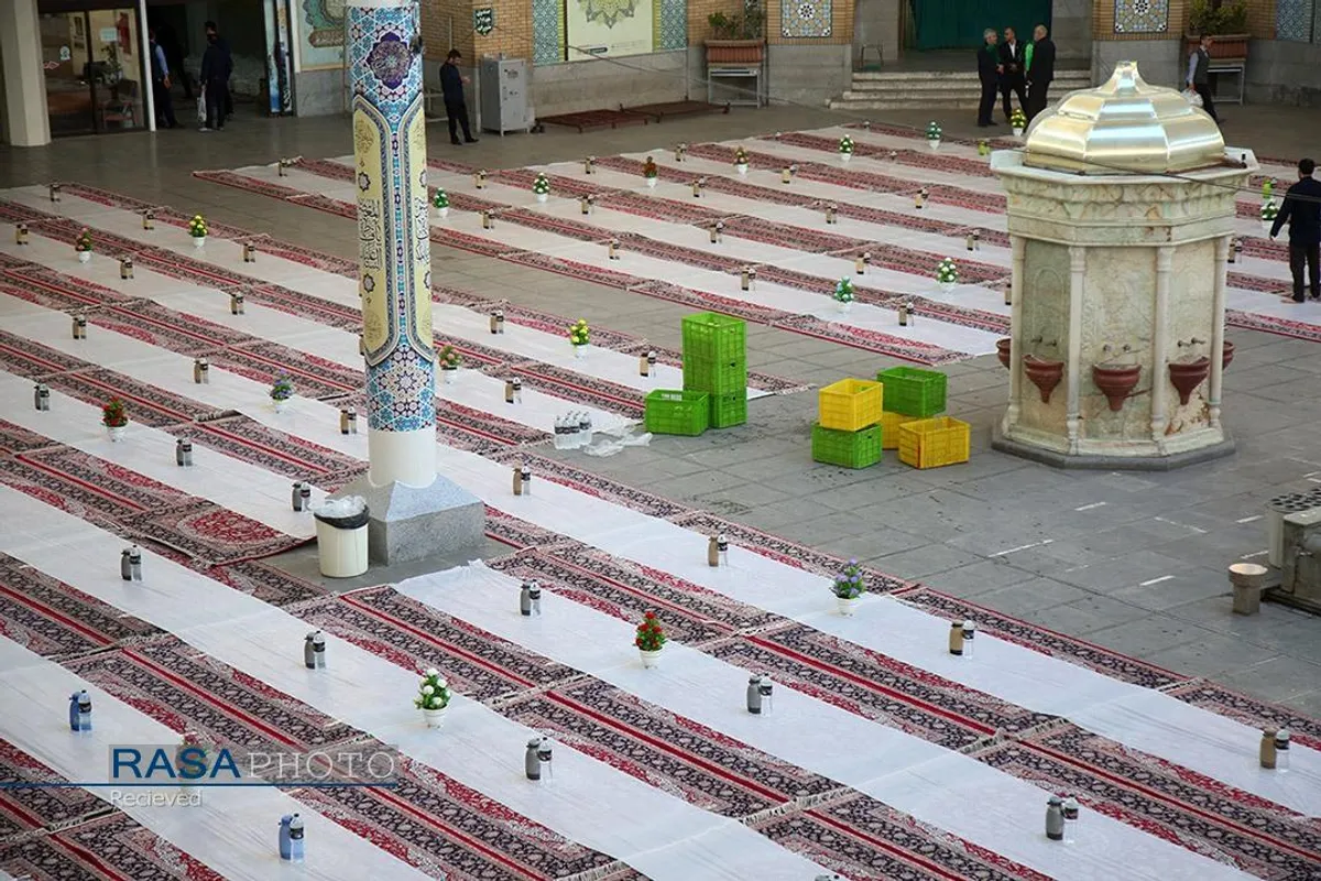 سفره افطاری حرم مطهرحضرت معصومه (سلام&zwnj;الله&zwnj;علیها)