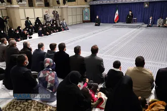 دیدار خانواده شهدای حادثه&zwnj; تروریستی شاهچراغ شیراز با رهبر معظم انقلاب
