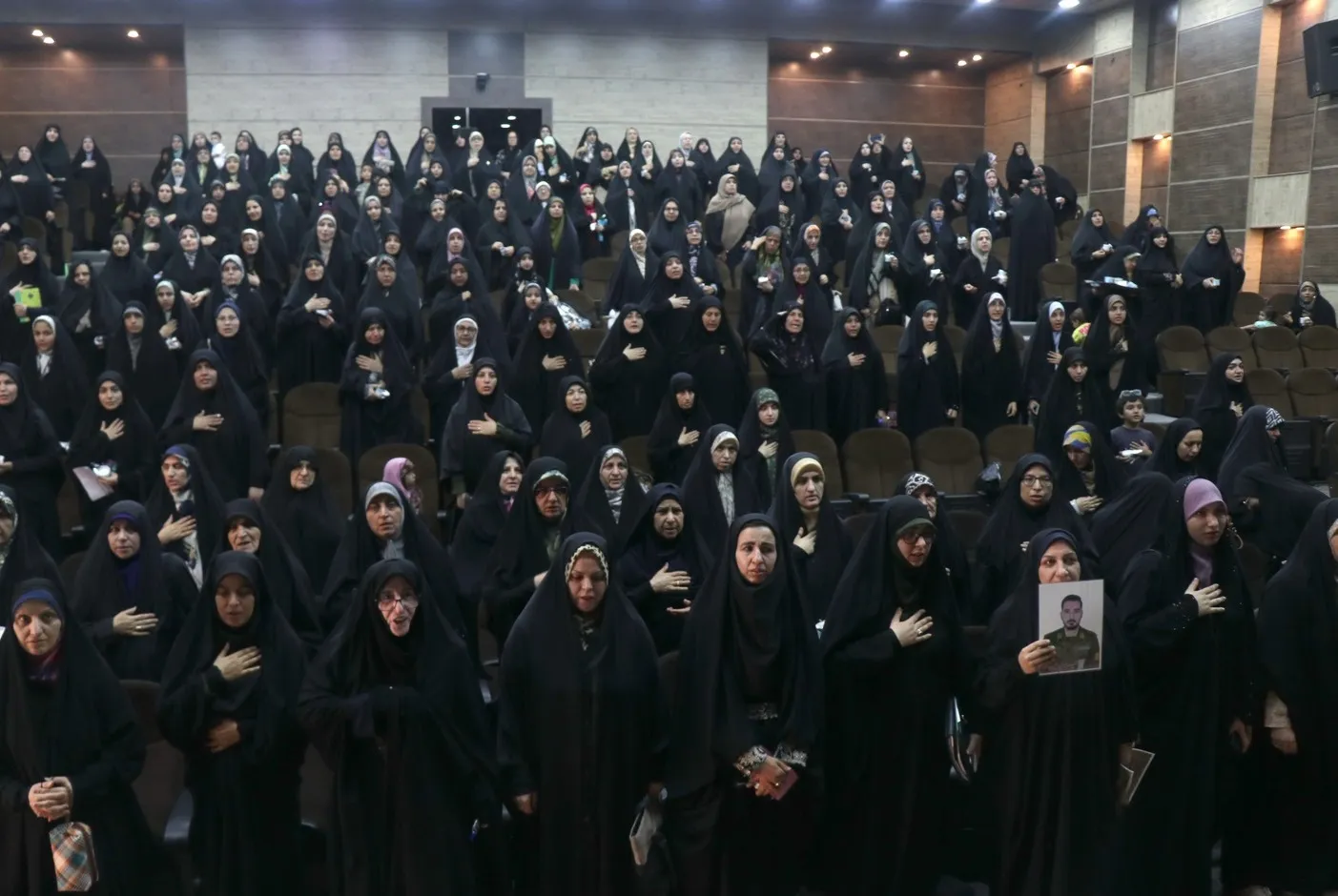 اجرای «طرح ۳۱۳» گروه «آمرین حریم حرم» در شیراز