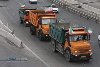 بیعت کامیون&zwnj;داران استان قم با رهبر معظم انقلاب