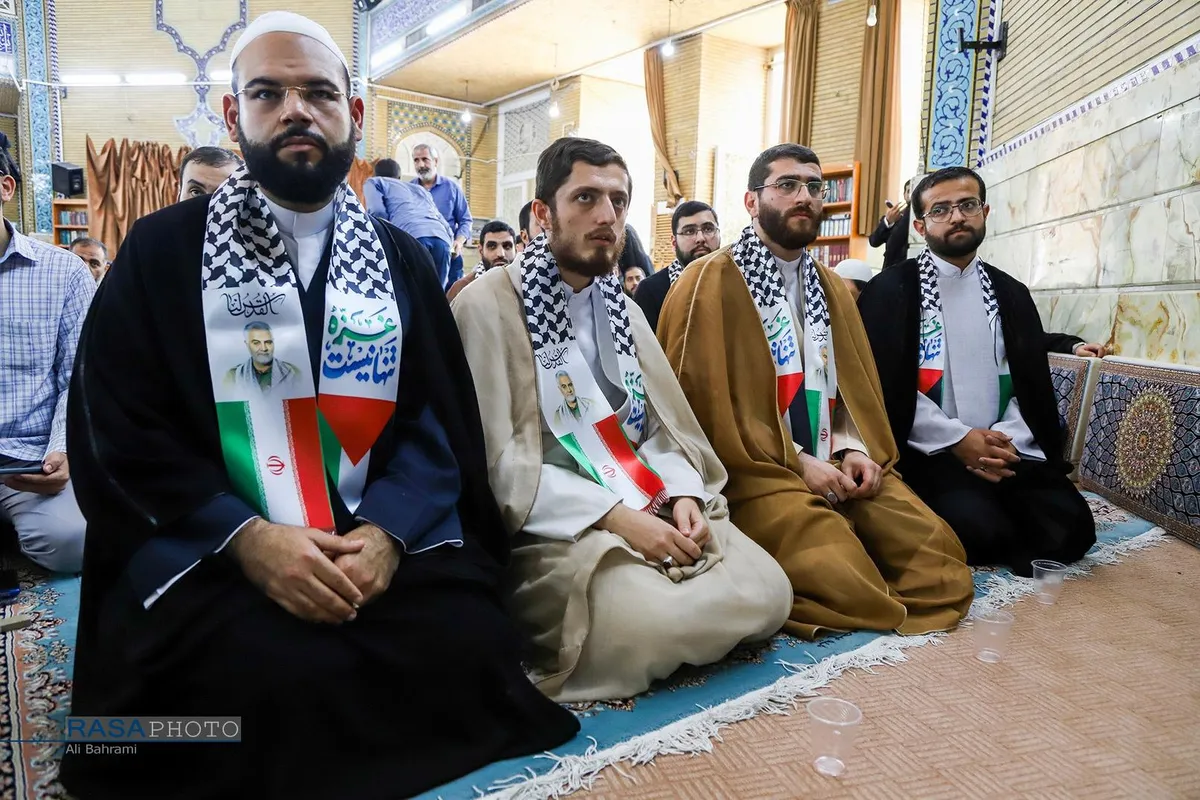 عمامه&zwnj;گذاری تعدادی از طلاب حوزه&zwnj;های علمیه در روز میلاد حضرت امام حسن عسکری (علیه&zwnj;السلام) توسط آیت الله شب&zwnj;زنده&zwnj;دار