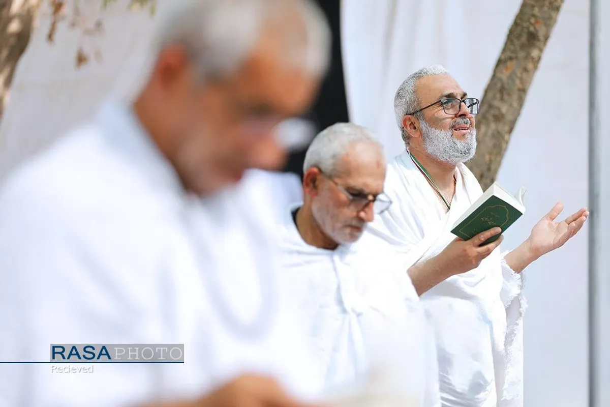 مراسم دعای عرفه در صحرای عرفات
