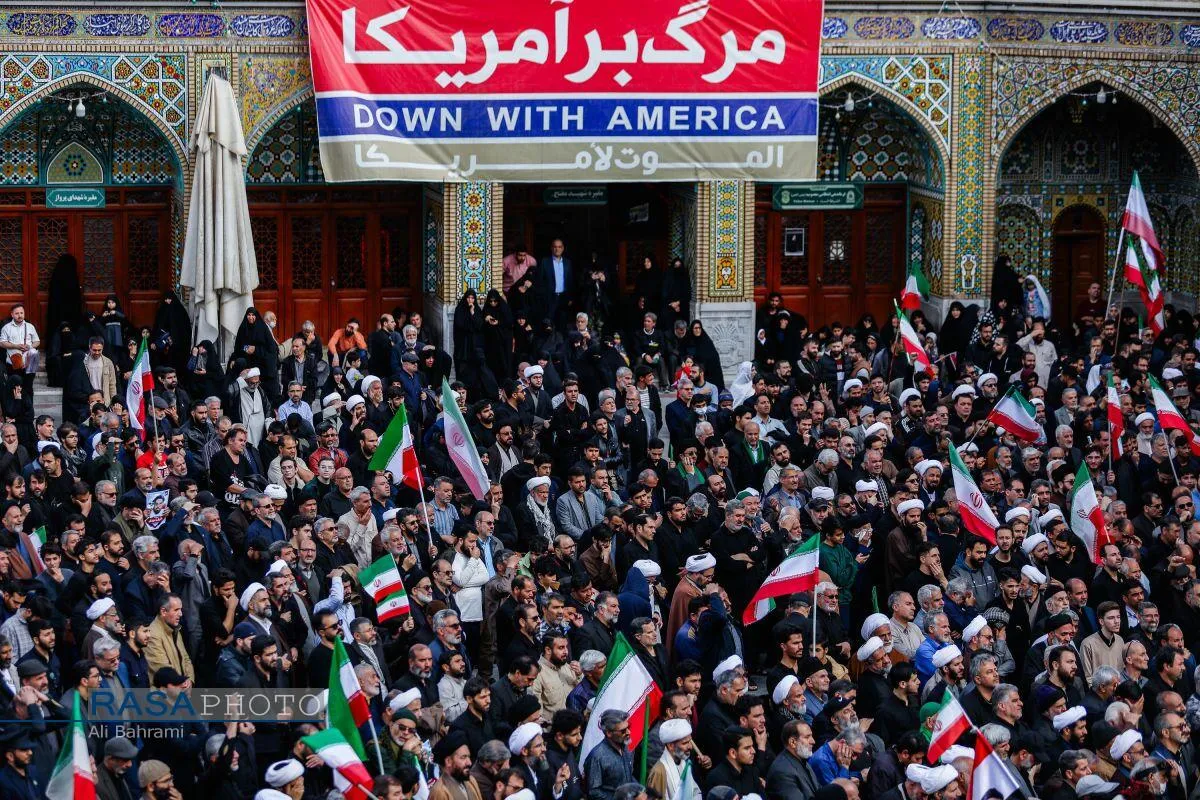 تشییع پیکر ۱۷ شهید تجاوز آمریکایی صهیونی به پردیسان