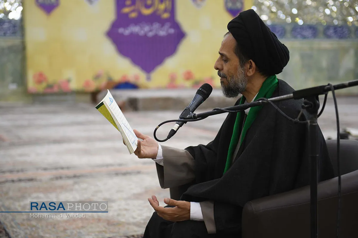 مراسم قرائت کامل دعای ابوحمزه&zwnj;ثمالی در حرم کریمه اهلبیت (ع)