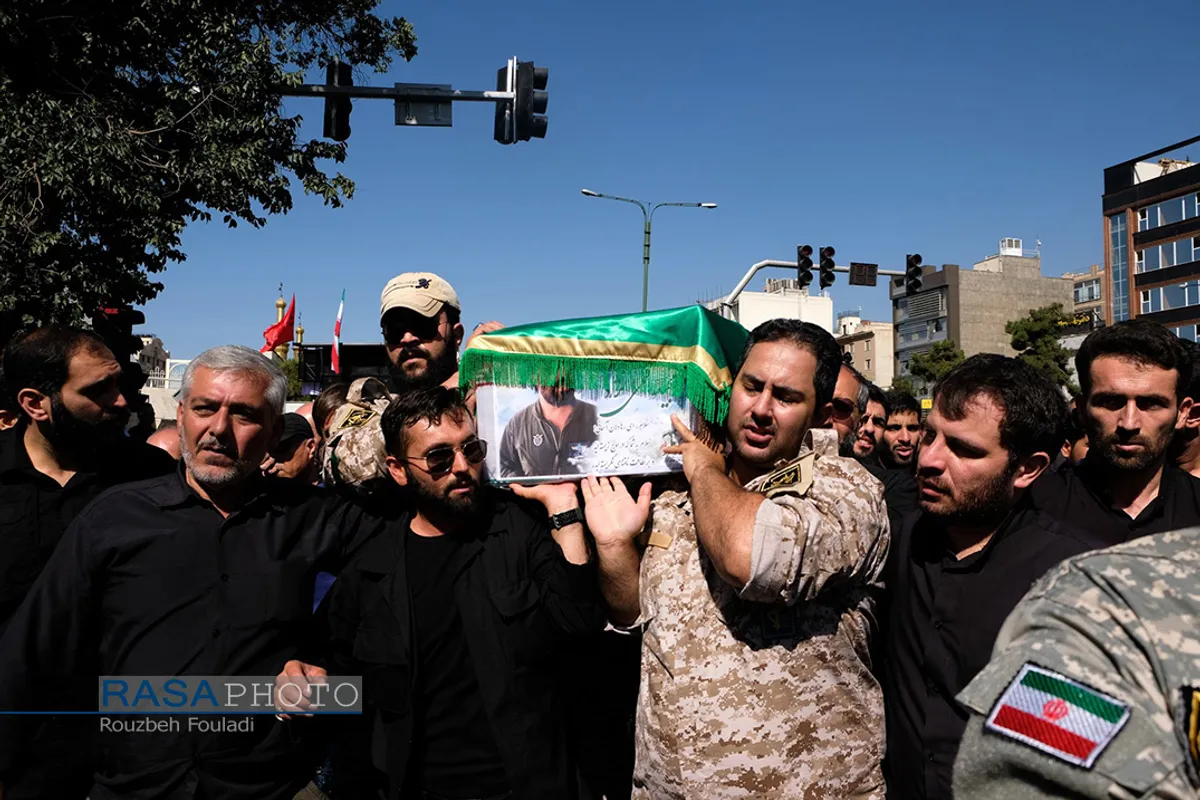 تشییع شهید خلبان &laquo;مجید فتحی نژاد&raquo; در تهران