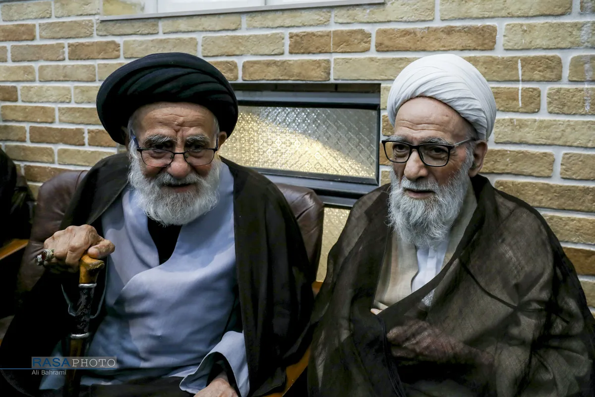 مراسم وداع با پیکر مرحوم حضرت آیت الله شبیری زنجانی