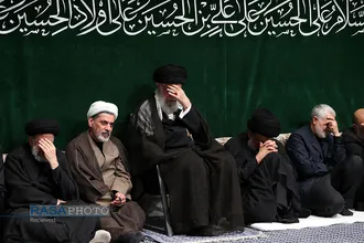 مراسم عزاداری شب شام غریبان حسینی (علیه&zwnj;السلام) با حضور رهبر انقلاب
