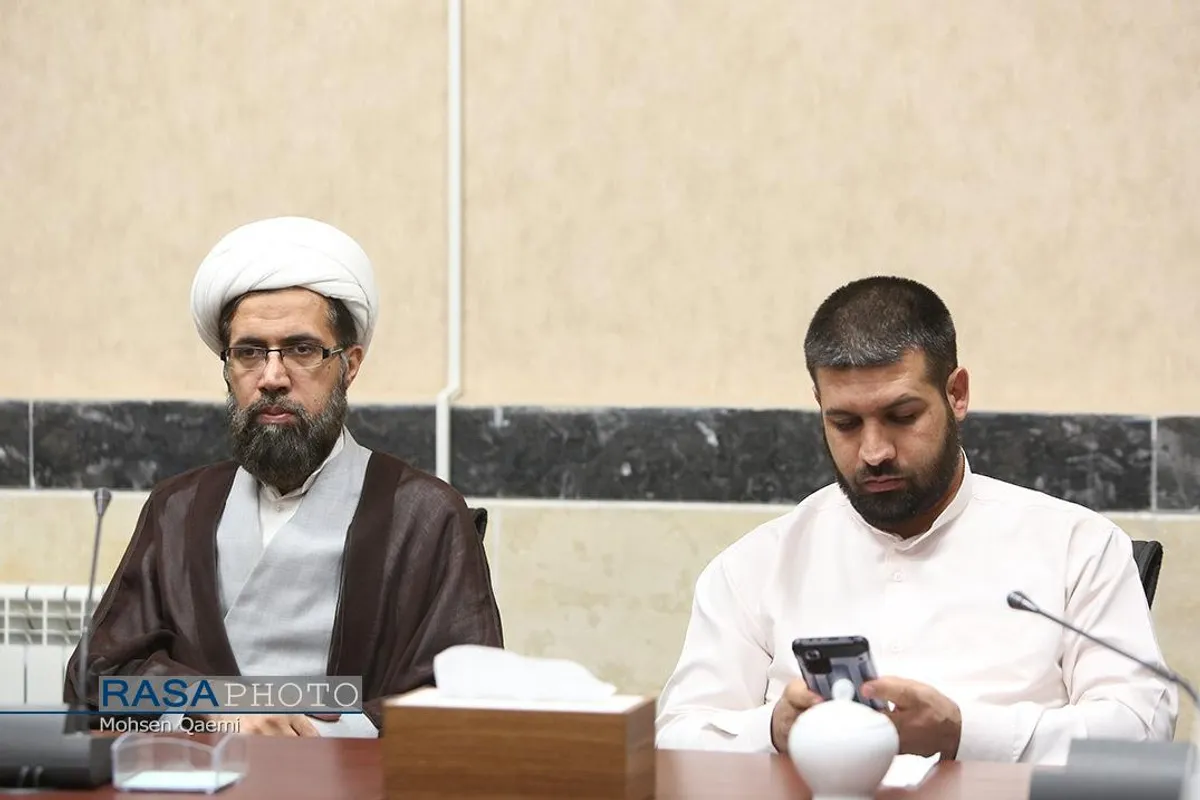 آئین رونمایی از کتاب خاک&zwnj;نشین در خبرگزاری رسا