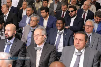 دیدار مسئولان نظام، سفرای کشور&zwnj;های اسلامی و میهمانان کنفرانس وحدت با رهبر انقلاب